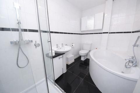 3 bedroom terraced house for sale, 6 Andover Walk,