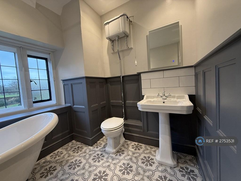 Principal Bathroom