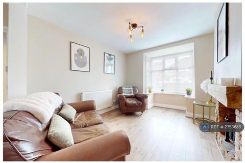 3 bedroom semi-detached house to rent, Essella Road, Ashford, TN24