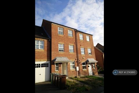4 bedroom terraced house to rent, Edmonstone Crescent, Nottingham, NG5