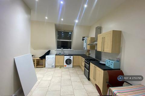 2 bedroom flat to rent, Cranbrook Road, Ilford, IG1