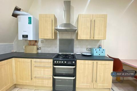 2 bedroom flat to rent, Cranbrook Road, Ilford, IG1