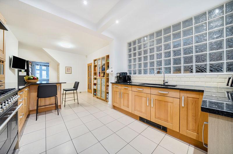 Kitchen diner angle