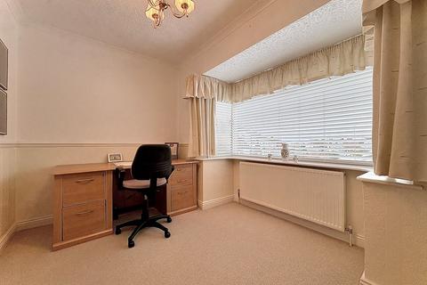 4 bedroom detached house for sale, Farrington Road, ETTINGSHALL PARK, WV4 6QH