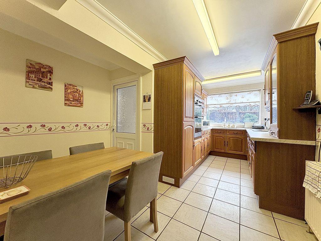 Dining kitchen