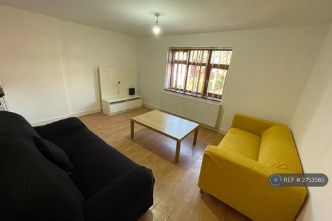 5 bedroom flat to rent, Egerton Road, Manchester, M14