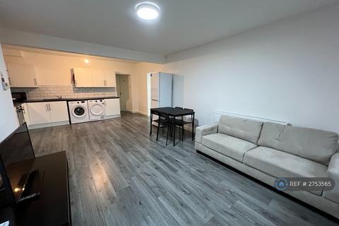 5 bedroom semi-detached house to rent, Egerton Road, Manchester, M14