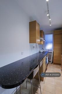 2 bedroom flat to rent, Belgravia Court, London, SW1W