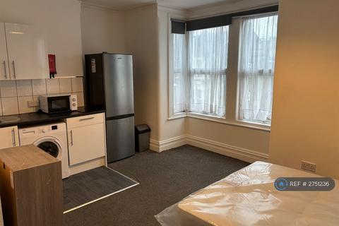 undefined, Minet Ave, London, NW10