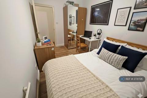 3 bedroom flat to rent, Devonshire Road, London, W4