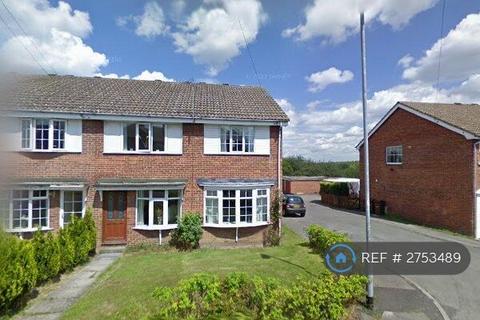 2 bedroom terraced house to rent, Park Avenue, Kirkthorpe, Wakefield, WF1