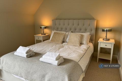 3 bedroom semi-detached house to rent, Hillview Road, London, NW7