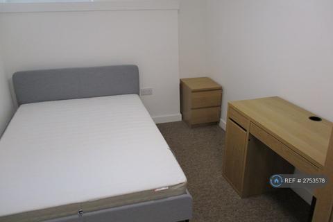 4 bedroom flat to rent, Armada Place, Bristol, BS1