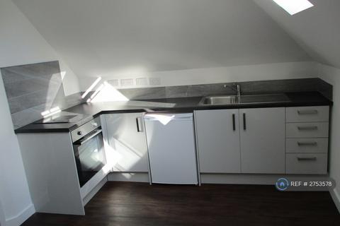 4 bedroom flat to rent, Armada Place, Bristol, BS1