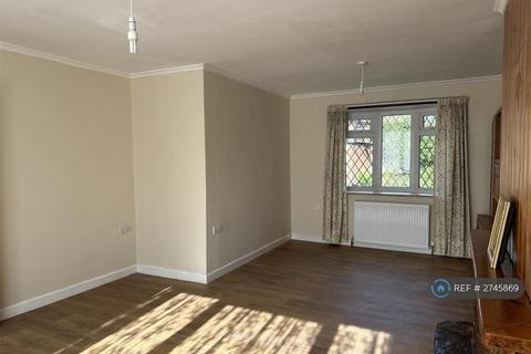 3 bedroom semi-detached house to rent, Cleveland Road, Wigston, LE18
