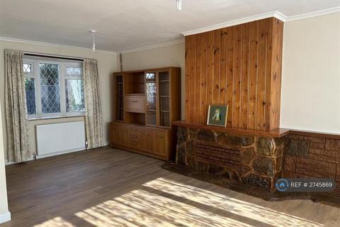 3 bedroom semi-detached house to rent, Cleveland Road, Wigston, LE18