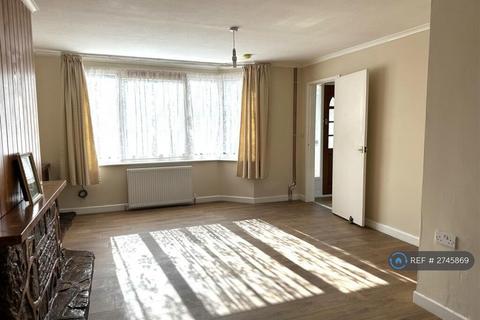 3 bedroom semi-detached house to rent, Cleveland Road, Wigston, LE18