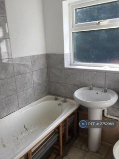 2 bedroom flat to rent, Larkswood Court, London, E4
