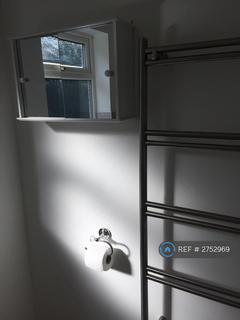 2 bedroom flat to rent, Larkswood Court, London, E4