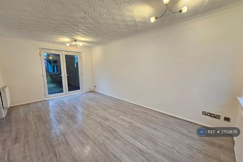 3 bedroom end of terrace house to rent, Winster Close, Whitefield, Manchester, M45
