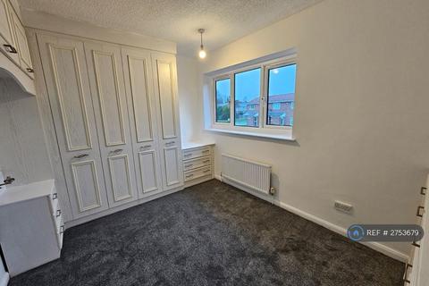 3 bedroom end of terrace house to rent, Winster Close, Whitefield, Manchester, M45