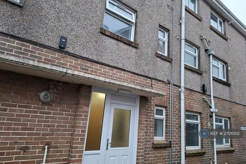 2 bedroom flat to rent, Waterloo Square, Hakin, Milford Haven, SA73