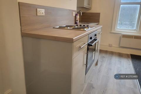 1 bedroom flat to rent, Mendip Manor, Weston-Super-Mare, BS23