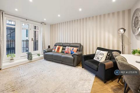 3 bedroom flat to rent, Spring Gardens Court, London, SE11