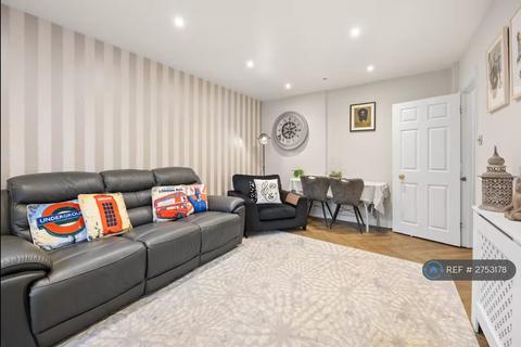 3 bedroom flat to rent, Spring Gardens Court, London, SE11