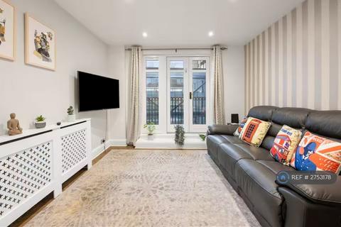 3 bedroom flat to rent, Spring Gardens Court, London, SE11