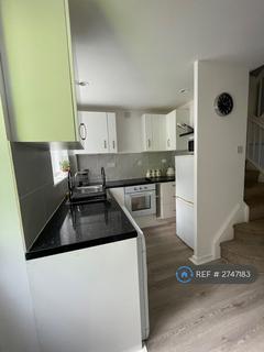 2 bedroom terraced house to rent, Holne Court, Exeter, EX4
