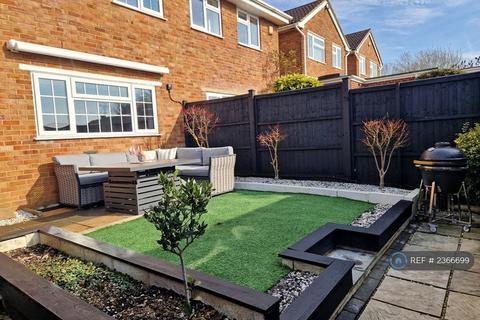 3 bedroom semi-detached house to rent, Roman Hackle Avenue, Cheltenham, GL50
