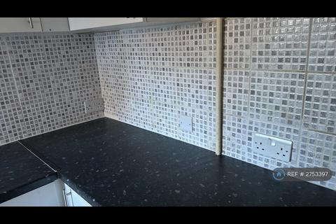 2 bedroom terraced house to rent, Brook Street, Colchester, CO1