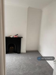 2 bedroom flat to rent, Bower Street, Maidstone, ME16