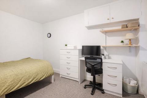 5 bedroom end of terrace house to rent, Kirbys Lane, Canterbury CT2