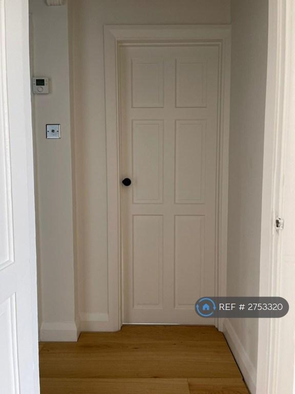 Private Entrance Hall