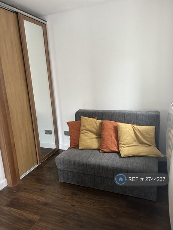 Office Space / Guest Room