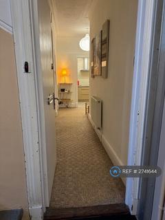 2 bedroom flat to rent, Cumbernauld Road, Glasgow, G31