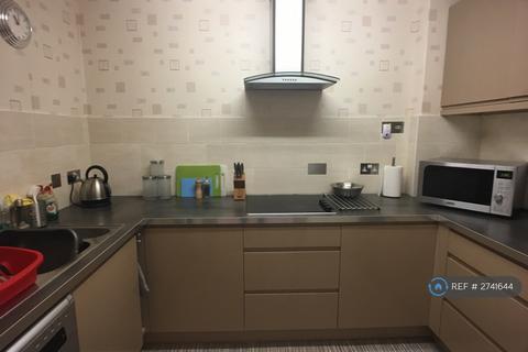 2 bedroom flat to rent, Cumbernauld Road, Glasgow, G31