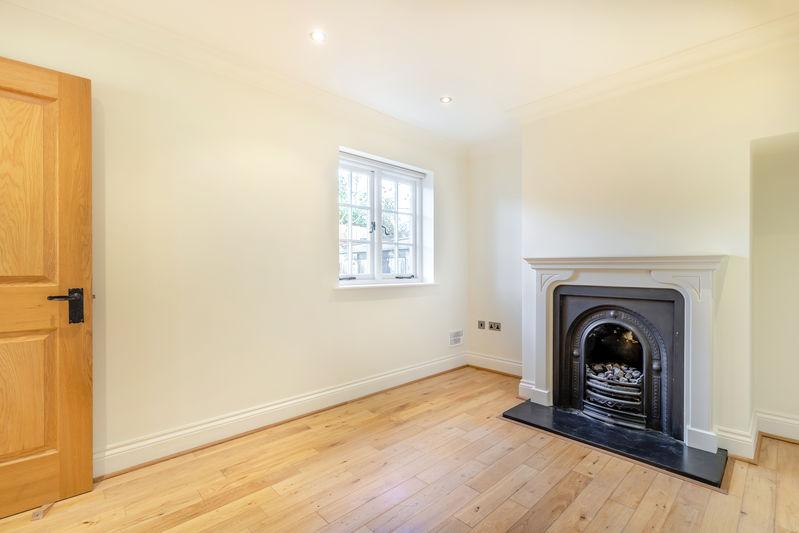 Sitting/Dining Room