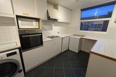 2 bedroom apartment to rent, St. Johns Street, Chichester