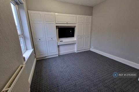 2 bedroom terraced house to rent, Wychbury Street, Salford, M6
