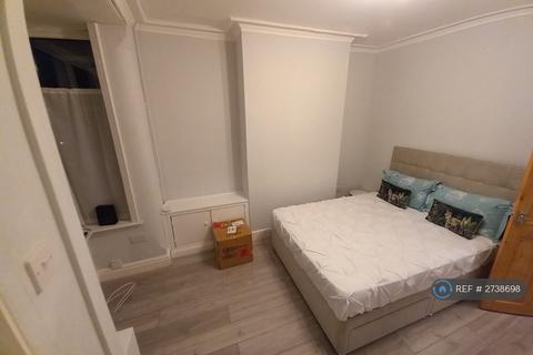 2 bedroom terraced house to rent, Gordon Street, Stoke-On-Trent, ST6