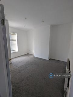 3 bedroom terraced house to rent, Ainsworth Road, Radcliffe, Manchester, M26