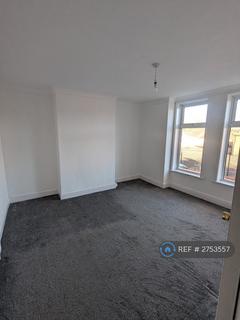 3 bedroom terraced house to rent, Ainsworth Road, Radcliffe, Manchester, M26