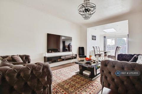 2 bedroom flat to rent, Cunningham Park, Harrow, HA1