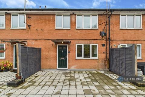 3 bedroom maisonette to rent - Main Parade Flats, Chorleywood, Rickmansworth, WD3