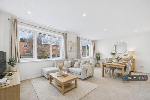 3 bedroom maisonette to rent, Main Parade Flats, Chorleywood, Rickmansworth, WD3