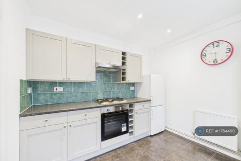 3 bedroom maisonette to rent, Main Parade Flats, Chorleywood, Rickmansworth, WD3