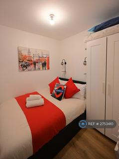 2 bedroom flat to rent, Walworth Road, London, SE17